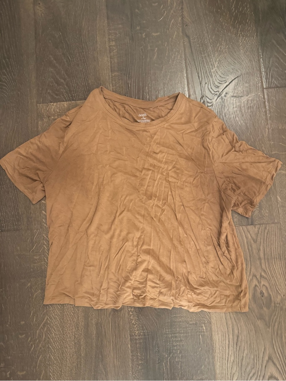 nuuds Cropped Boxy Tee in Warm Brown